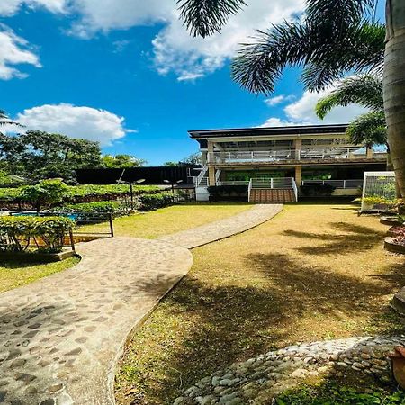 Oyo 1067 Villa Sofia At Silang Tagaytay City Exterior photo