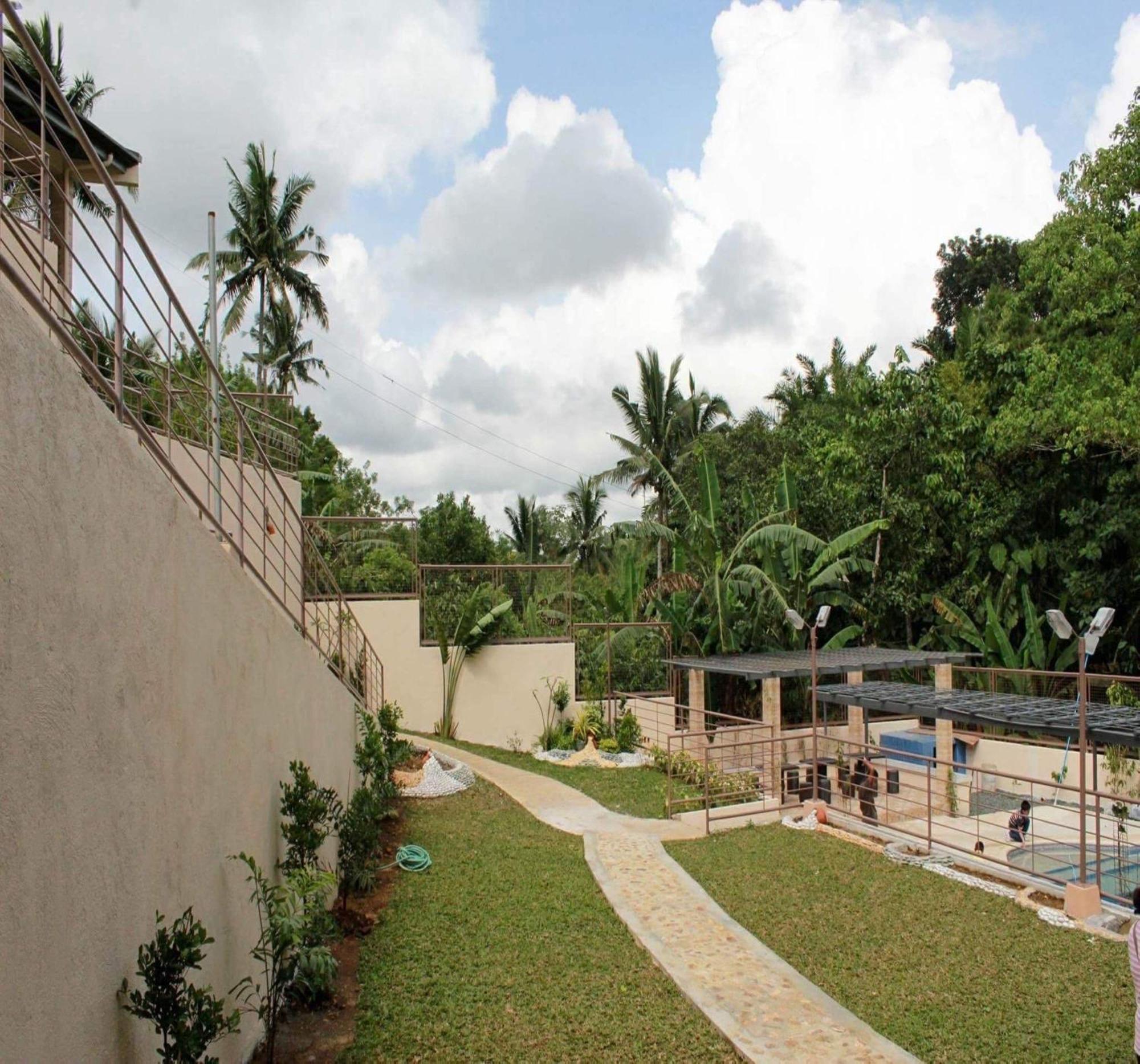 Oyo 1067 Villa Sofia At Silang Tagaytay City Exterior photo
