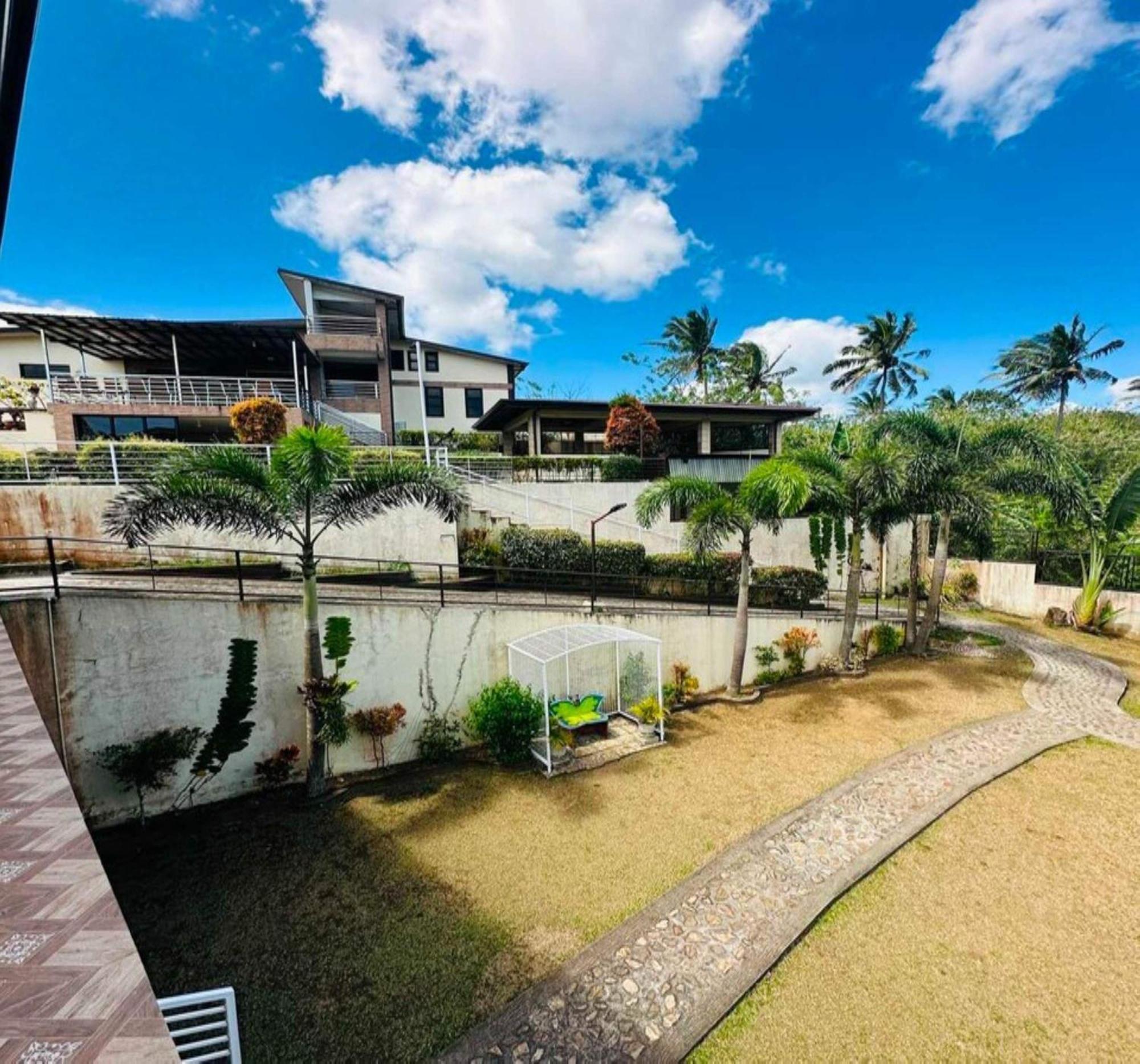 Oyo 1067 Villa Sofia At Silang Tagaytay City Exterior photo